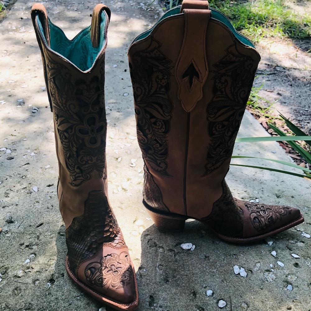 Corral Vintage Boots, STK 2152, Size 8M, NEW and never worn.